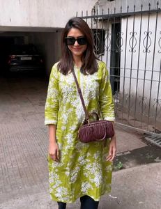 Zainab Chikankari Mulmul Straight Kurta