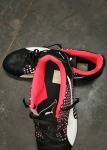 Puma Size 10 US