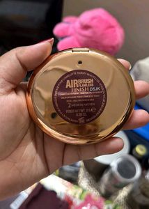 Charlotte Tilbury Airbrush Flawless Finish Powder