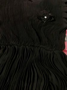 Elegant Black Pleated Midi Dress