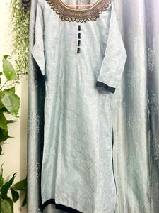 Elegant Blue Embroidered Kurta