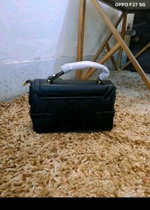 Chic Black Croc Embossed Handbag