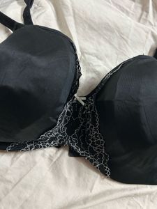 Elegant Black Lace Trim Bra