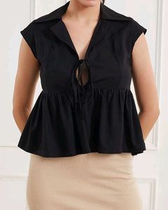 Chic Black Sleeveless Top
