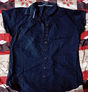 Black Shirt.