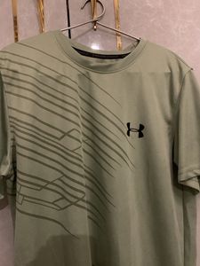 Under Armour T-Shirt