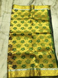 Gorgeous Floral Patterned Saree