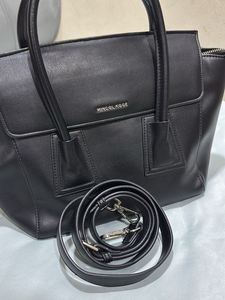Chic Black Handbag