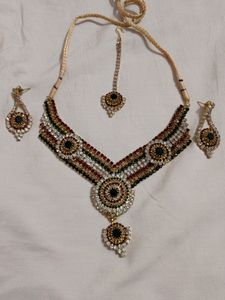 Malti colour Necklace With Mang Tika