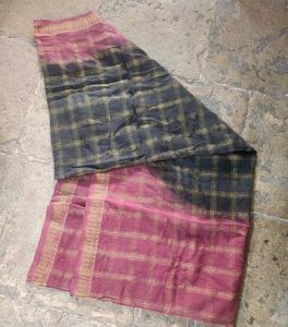 Elegant Plaid Dupatta with Golden Border