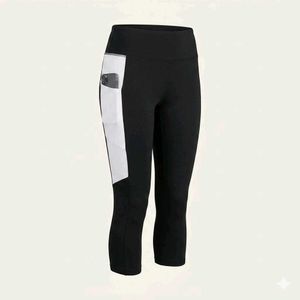 Black capri with Side Panel