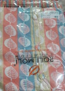 Five colours are available with dupatta