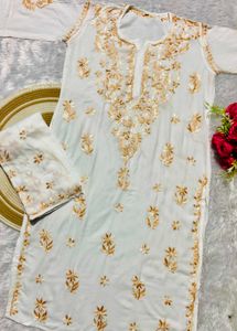 Elegant Off-white Chikankari 2-pcs Set