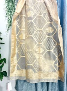 Elegant gold &amp; off white Dupatta with Intricate We