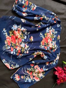 Chic Floral Print Top
