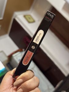 Staze Gloss Lock 2-in-1 Liquid Lipstick