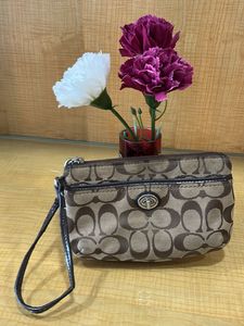 Coach Monogram Wristlet Clutch(original)