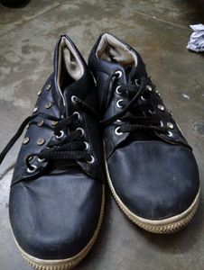 Casual Wear Shoes In Black Colour