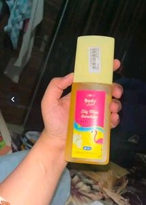 Plum BodyLovin Lily Miss Sunshine Mist