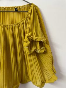 YELLOW RUFFLED TOP