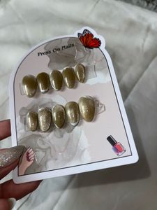 Sparkling Gold Press-On Nails