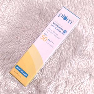Plum 2% Niacinamide &amp; Rice Water Sunscreen SPF 50