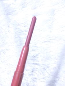 Makeup Revolution London  Crayon Lip Stick