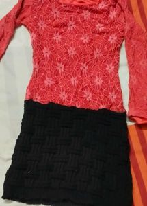 Chic Red Floral Lace & Black Textured Dress