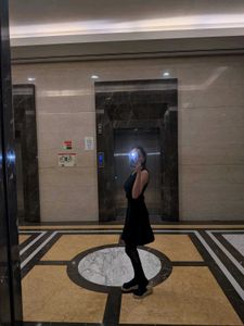 Chic Sleeveless V-Neck Belted Dress