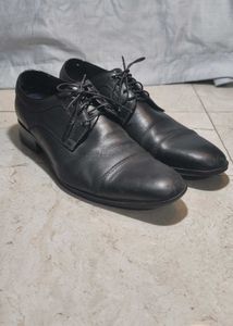 negotiable Men's Classic Black Leather Formal Shoe