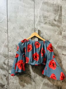 Chic Off-Shoulder Floral Print Bell Sleeve Crop To