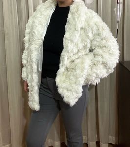 🤍Chic White Faux Fur Jacket🤍