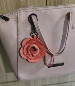 🚨SALE🚨Caprese Peach-Coloured Solid Handheld Bag