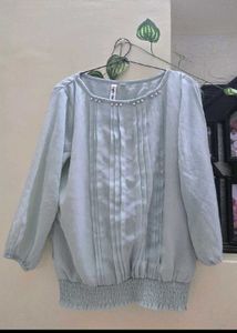 Chic Tops for Effortless Style
