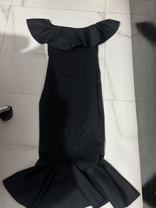 Chic Black Off-Shoulder Ruffle Dress