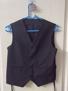 Black Tailored Vest with Pockets