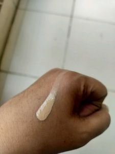 Huda beauty easy blur foundation