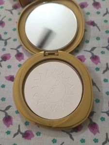 Lakme 9 to 5 Sun Expert Powder Matte SPF 40