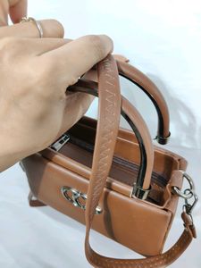 BROWN SLING BAG