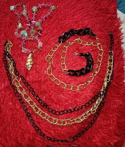 SET OF 2 NECKPIECE AND A MASK CHAIN