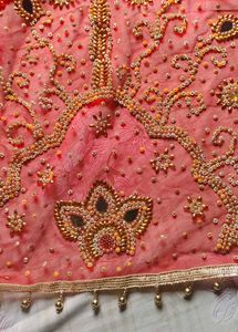 Stunning dulhan dupatta