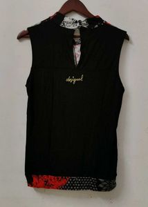 Unique Sleeveless Printed Blouse