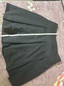 grey pleated mini skirt