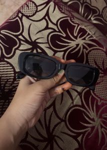 Solid Retro Black Sunglasses