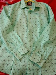 Men's Printed Button-Down Shirt  (new)