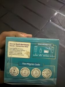 Pilgrim Hydra Glow Moisturizer