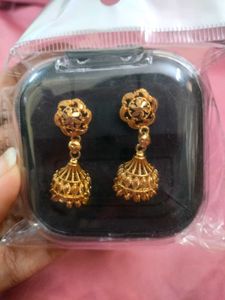 Elegant Gold Jhumka Earrings