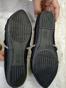 Elegant Black Ballerina Flats with Embellishments