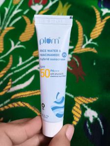 Plum 2% Niacinamide &amp; Rice Water Sunscreen SPF 50