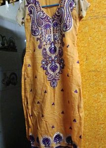 Elegant Embroidered Kurta🌟